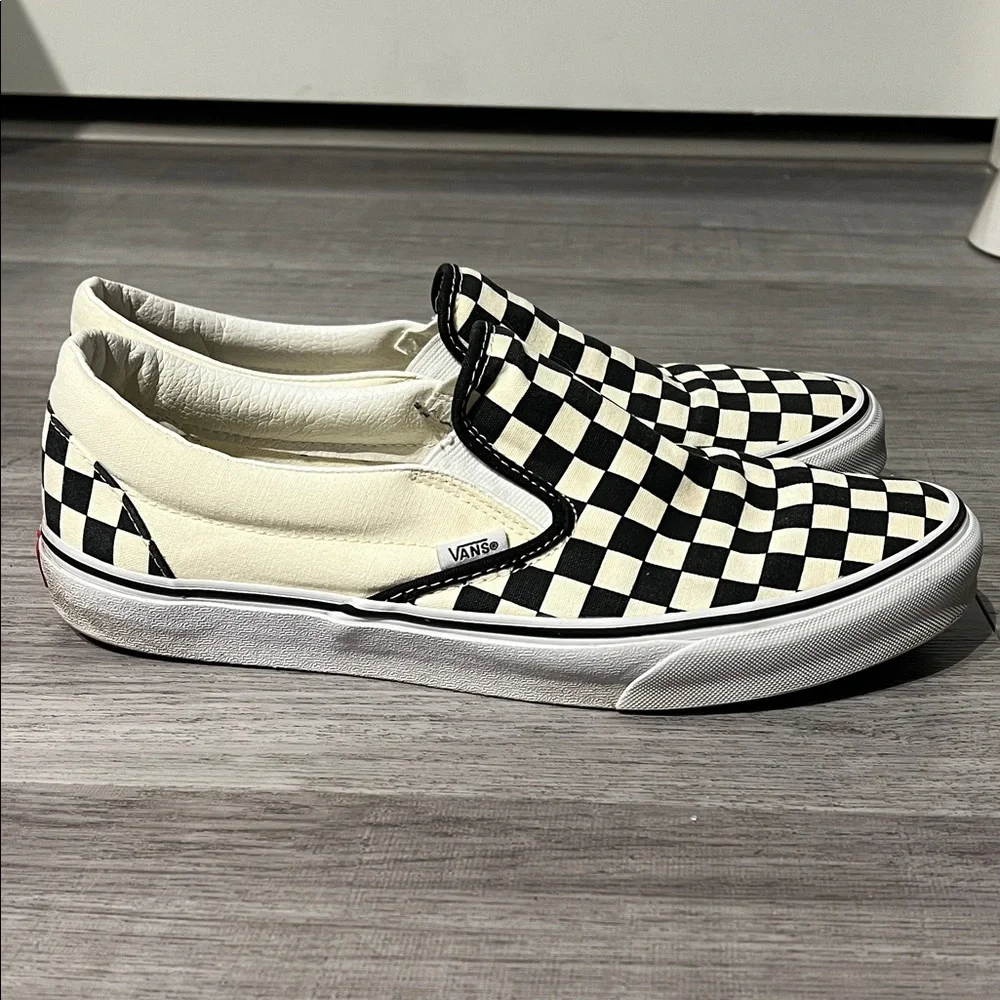 Classic Slip-On Checkerboard Vans, Size 11 - Picture 4 of 7